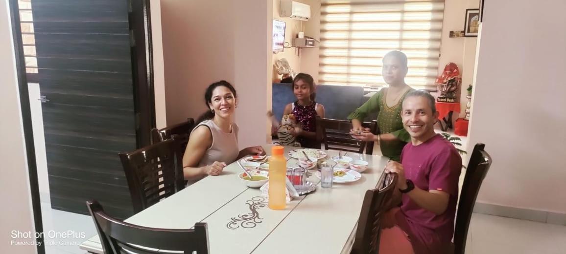Shakti Villa Home Stay Агра Екстер'єр фото